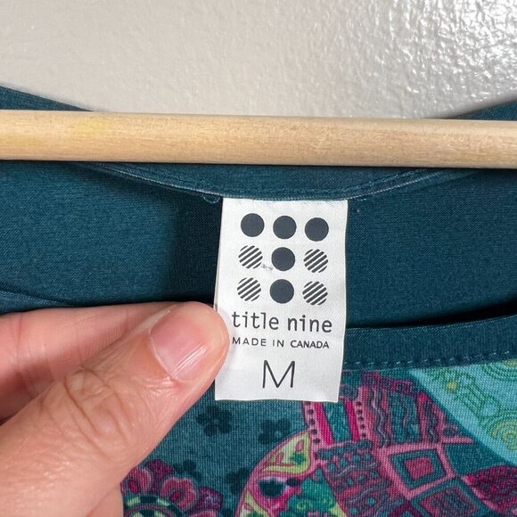 Title Nine Athena Dress Size Medium Green Paisley Floral Outdoor Athletic Travel - Picture 3 of 10